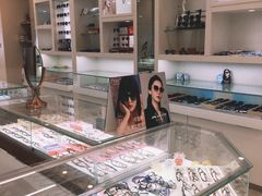 -明月眼镜(三坝店)