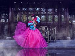 -星元素cosplay动漫摄影写真工作室