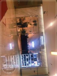 -罗亚帝造型·烫发染发