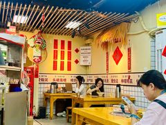 -明姨仔潮汕美食·碳炉猪脚·汕尾牛腩饭·起片鸡煲(起义路店)