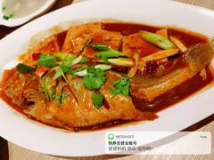 -小船渔村•大连菜•大连焖鱼(黄河路店)