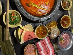-宽板凳老灶火锅(台湾街店)