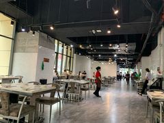 大堂-凤凰路何眼镜香辣蟹(花果园店)