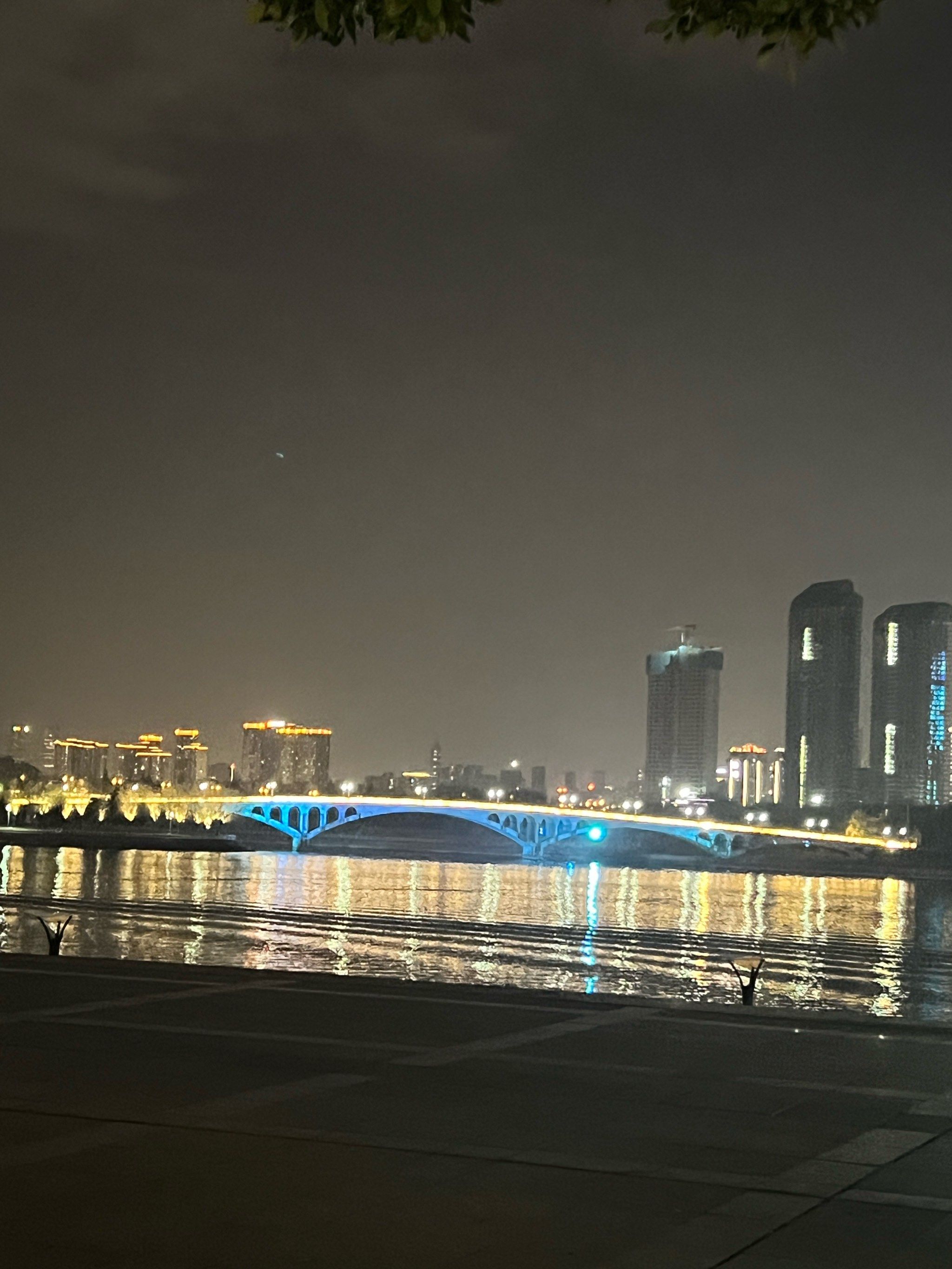 湘江边的夜景美不胜收