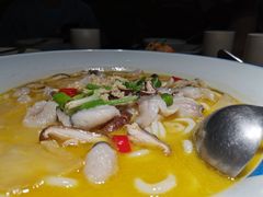 -蜜桃餐厅·伴山(湖滨商业街店)