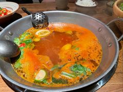 -野山舂·贵州现舂酸汤火锅(鸿通城店)