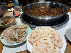 -肖肖酸萝卜鱼火锅(总店)