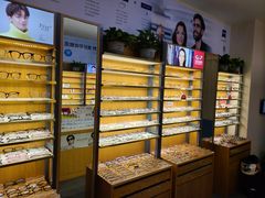 -优医视平价眼镜蔡司依视路折扣工厂店(十里堡店)