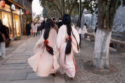 -一揽芳华汉服旗袍体验馆(拙政园店)