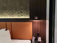 -万泊酒店(长沙五一广场国金中心店)