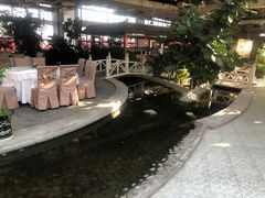 -红栌温泉山庄生态美食餐厅