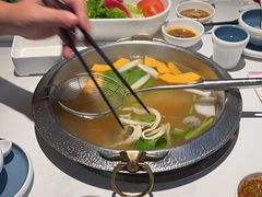 -左庭右院鲜牛肉火锅(金山万达店)