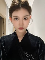 -乐派诗婚纱摄影