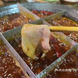 打卡光头老火锅