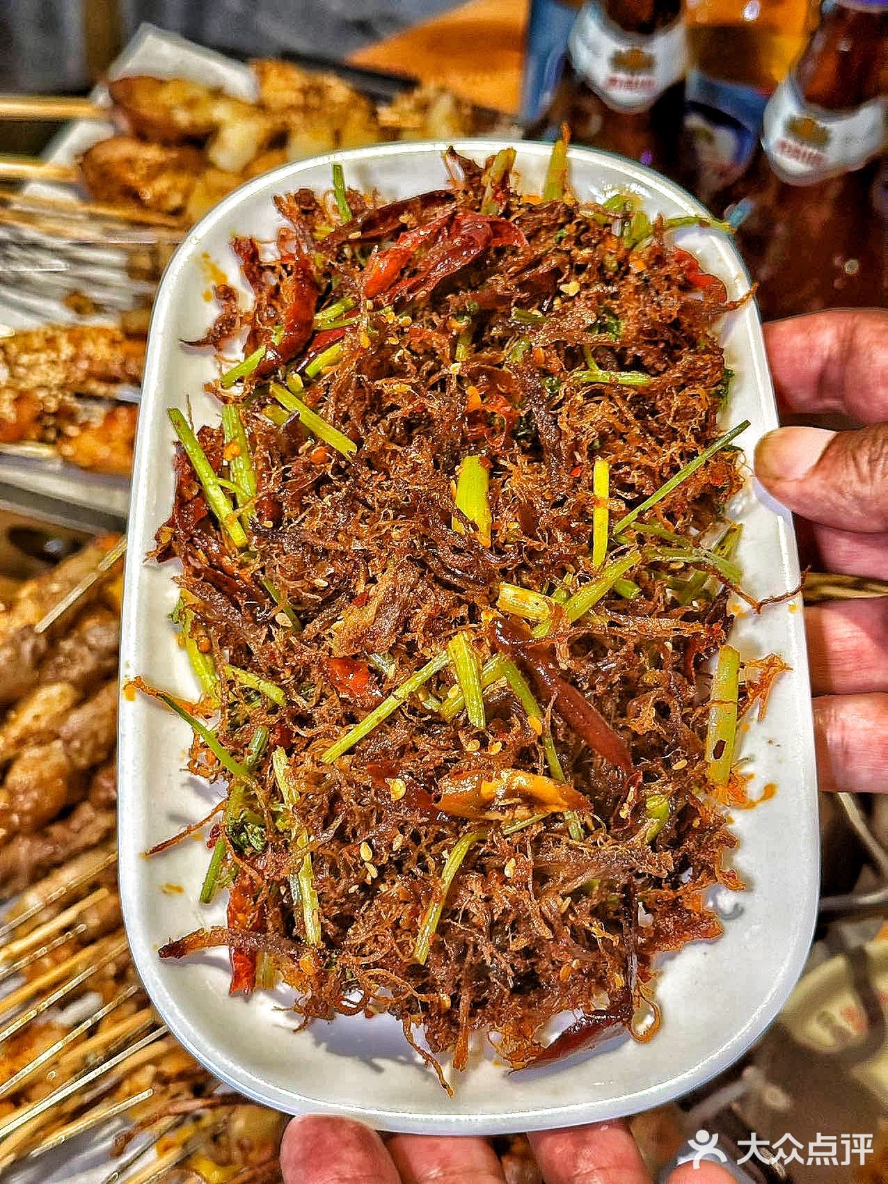 听说佳木斯人都蘸着蒜蓉辣酱来吃 特色饼夹串