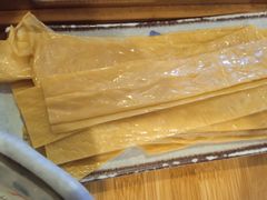 -毛辣果·贵州红酸汤牛肉火锅(西单店)