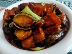 红烧肉烧金钱鲍鱼-老虎滩船说·海胆水饺·大连海鲜(老虎滩店)