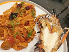 -Chom Cafe and Restaurant