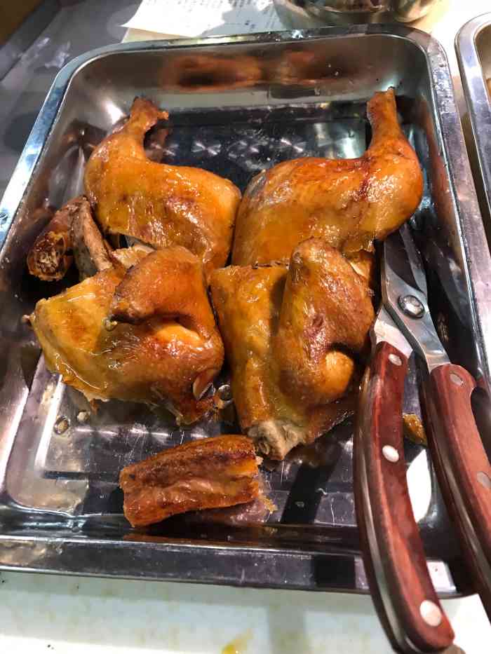 仙庙烧鸡(深圳总店)-"在龙东社区这边,一个工业区的地方,地面之.