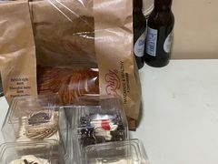 -红宝石·鲜奶小方·海派西点房(南丹店)