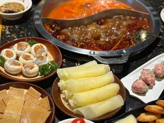 -憨孃孃·重庆老火锅(红山黑金店)