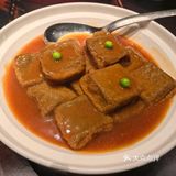 南昌地标性的建筑，旁边吃一顿饭足以。尖叫