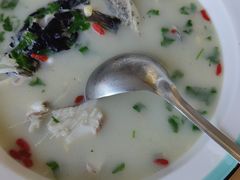 -美顺香食府鱼头老店(雪野湖店)