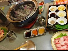 -围炉肉舍•炭烤活鳗•丹东海鲜烤肉(步行街店)