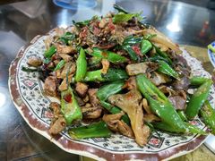 老咸菜回锅肉-聚八方土菜馆(余松路店)