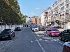 -沃尔玛上海田林店-地面停车场