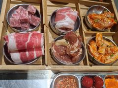 全肉九宫格-马路牙子烧烤音乐酒馆(望京店)