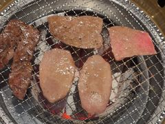 -山川小町·极番烧肉(新地假日广场店)