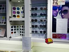 -提一眼镜·蔡司·依视路(小寨店)