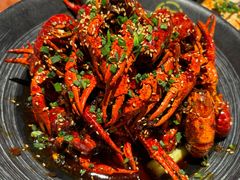 -肥肥虾庄·金牌油焖大虾(汉街SKP店)