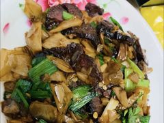 烧辣椒炒卤牛肉-芷兰台·新中式餐厅(秀英店)