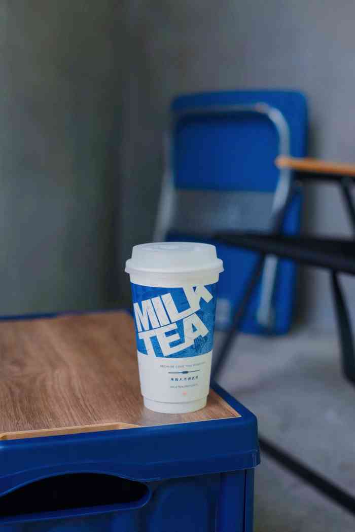 blue baboon-"02环境:一家开在街角的奶茶店 极简工.