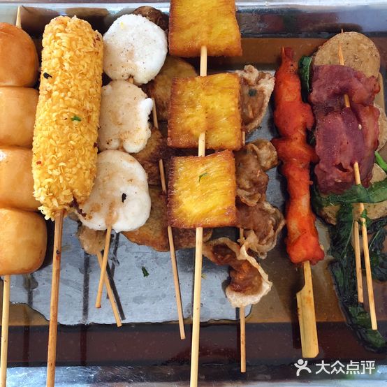 三小秀雪串串小吃店