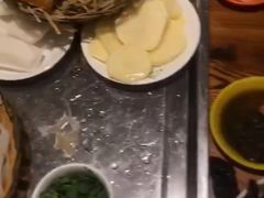 -洞庭洲·防空洞火锅·烧烤·铜锅涮肉(新百广场店)