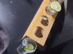 -Mx.cocktail bar
