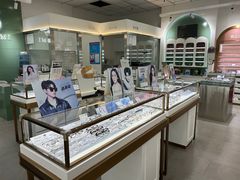 -GOOMI久米眼镜·蔡司·依视路·明月官方授权店(龙德紫金店)