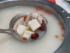 -马家斑.鲜鱼火锅(松湖万科店)