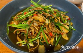 Leek Blossom Stir-fried Intestine Strips