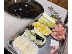 -小火炕铁锅炖鱼