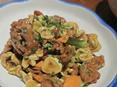 脆黄瓜炒牛肉-董府·古宅餐厅