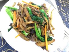 三菇炒牛柳-祈胜邨•顺德鱼生•顺德菜(容桂店)