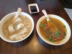 牛肉粉丝汤-哑巴生煎(临顿路店)