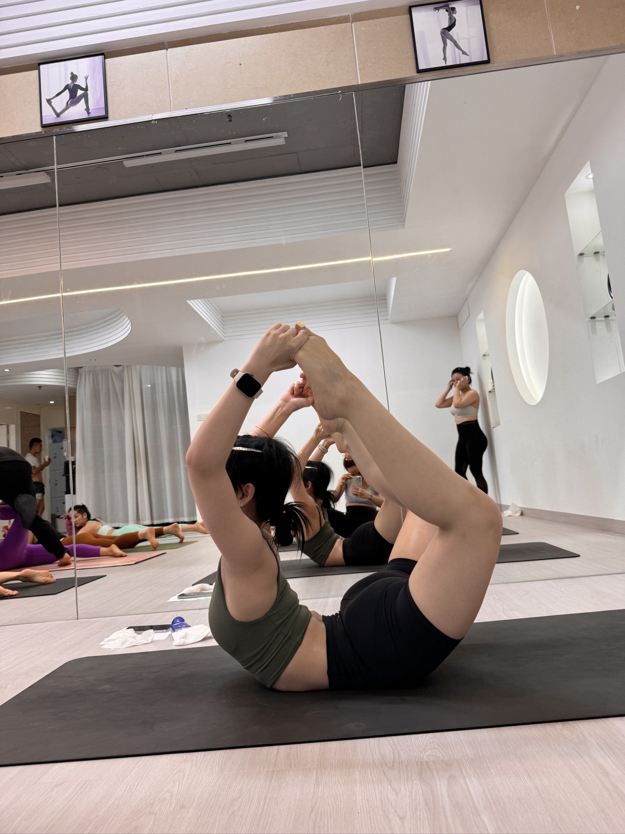 今日份的瑜伽修炼——全弓式