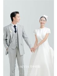 -雪中彩影婚纱摄影·微光艺术中心