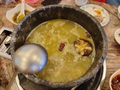 -鲁朗纳麦石锅鸡庄园