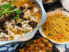 -何哥鲜鱼餐厅(龙湖花园店)